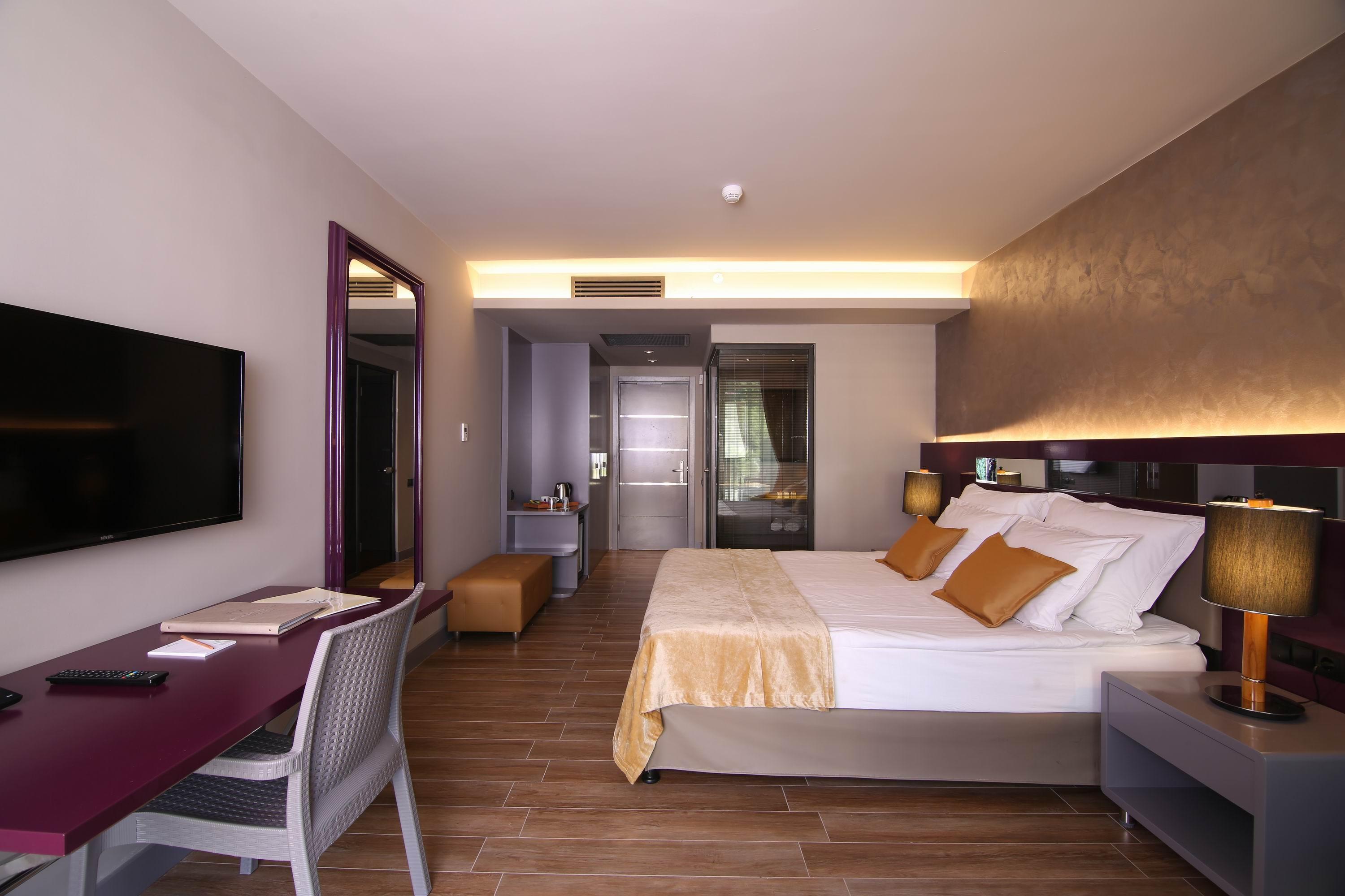 Mirage World Hotel İçmeler Esterno foto