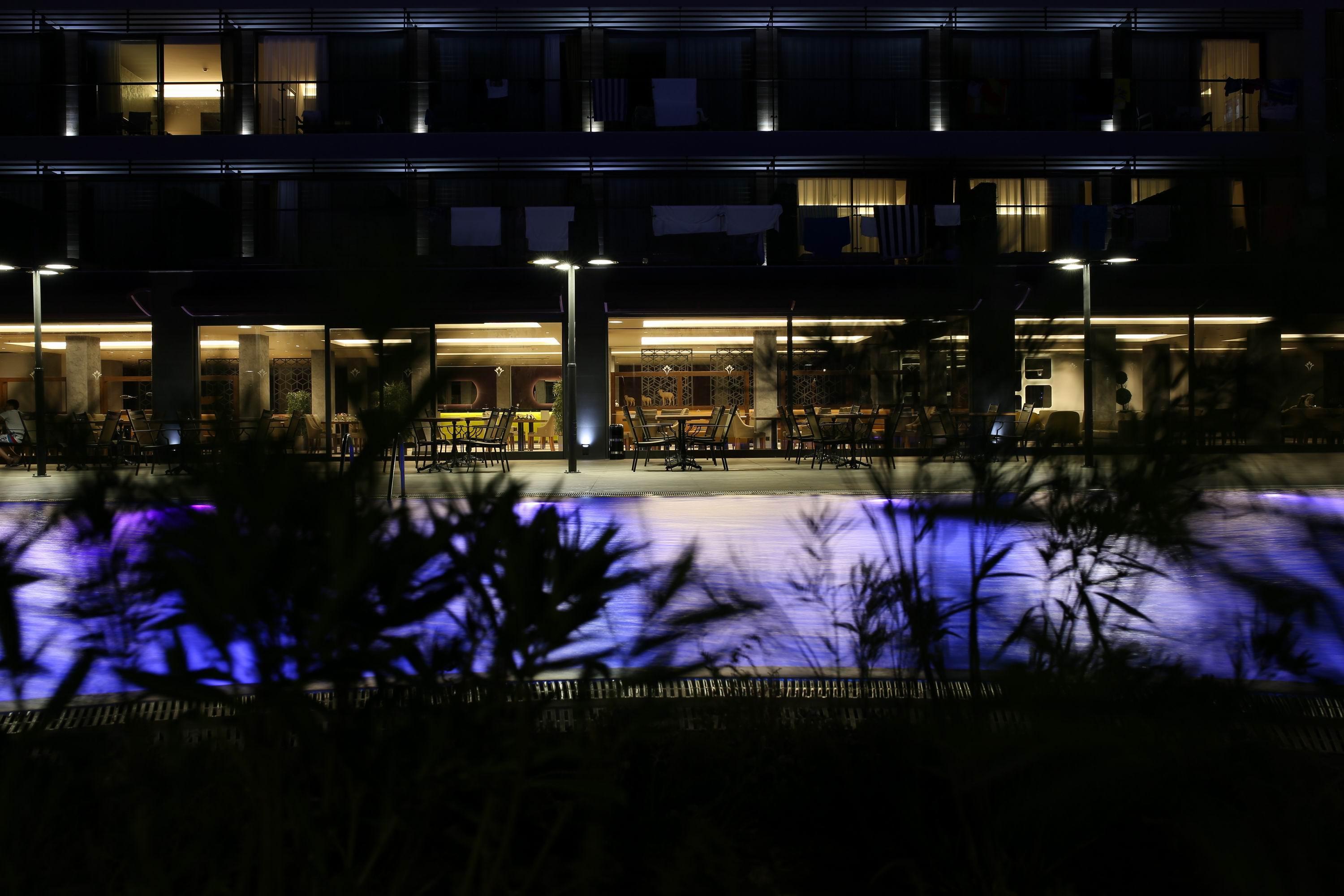 Mirage World Hotel İçmeler Esterno foto