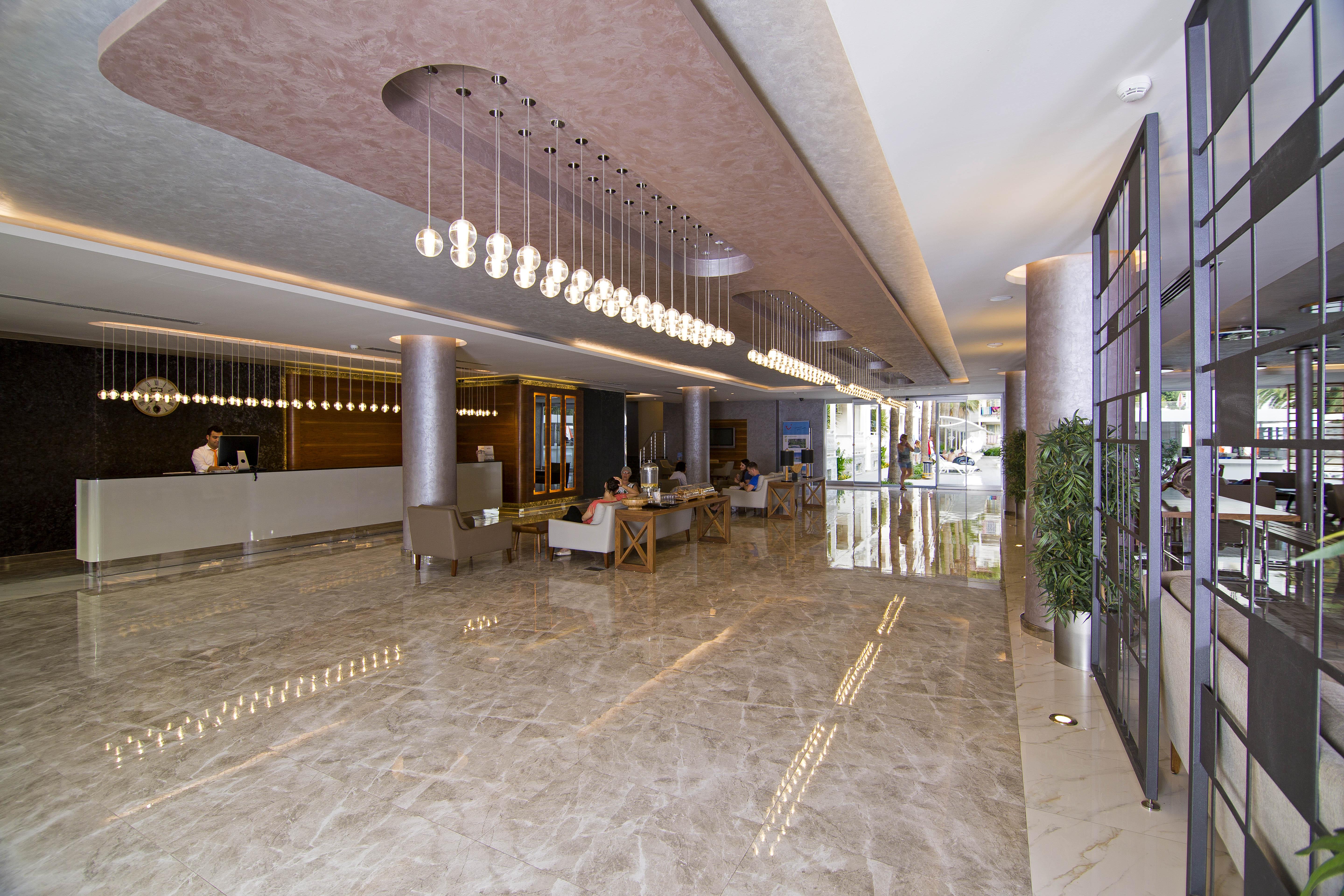 Mirage World Hotel İçmeler Esterno foto