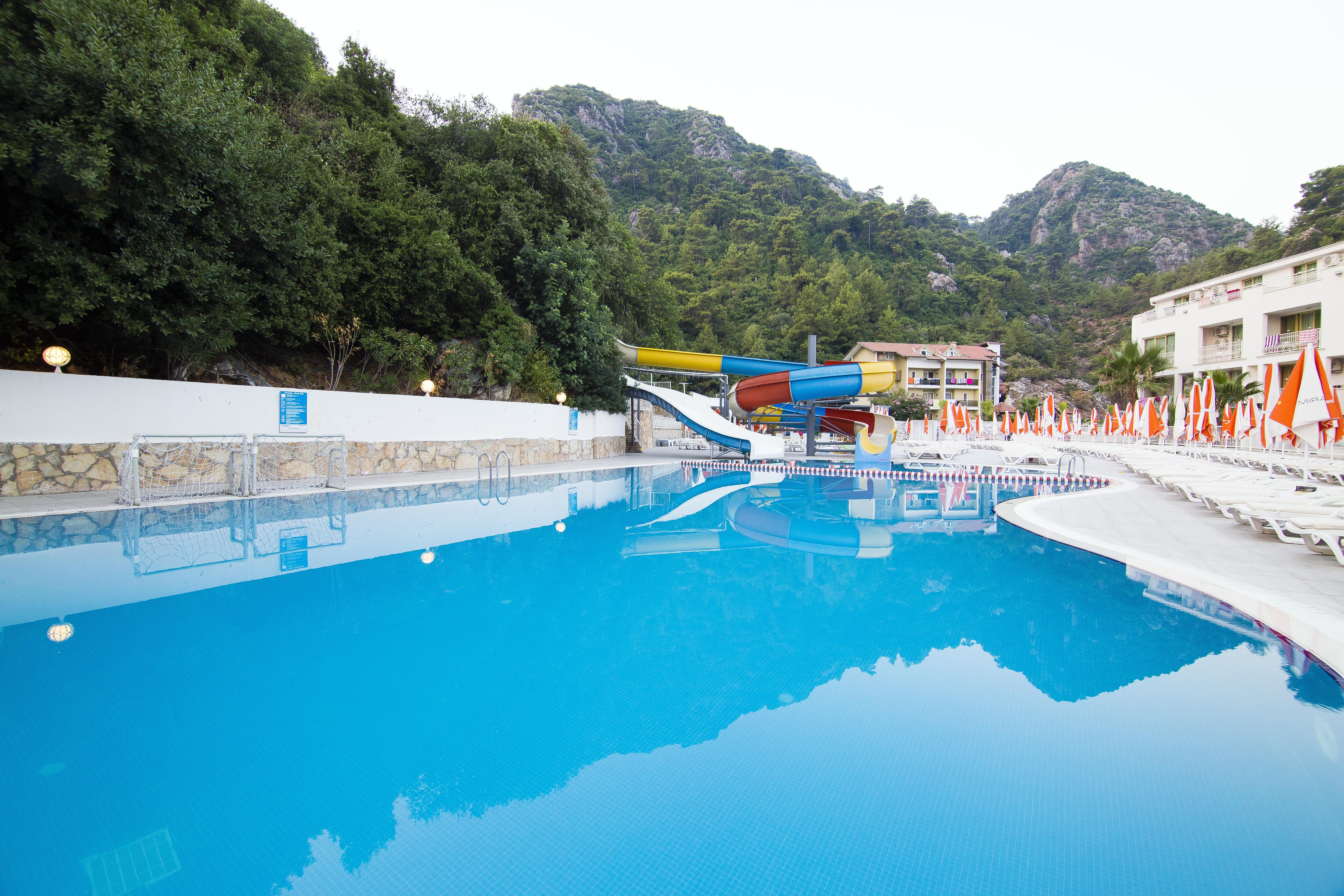 Mirage World Hotel İçmeler Esterno foto